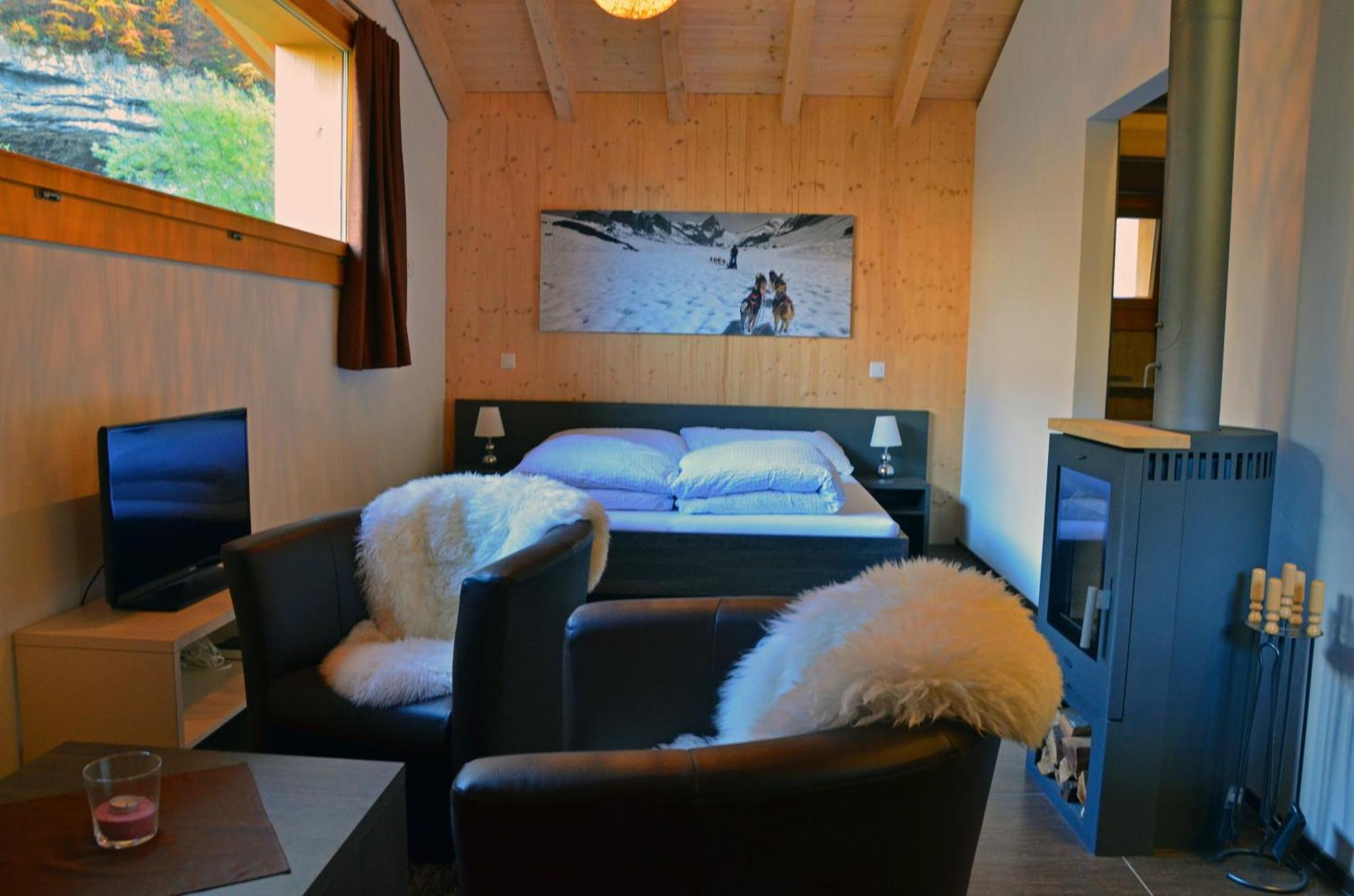 Hüttenhotel Husky Lodge Muotathal Eksteriør billede