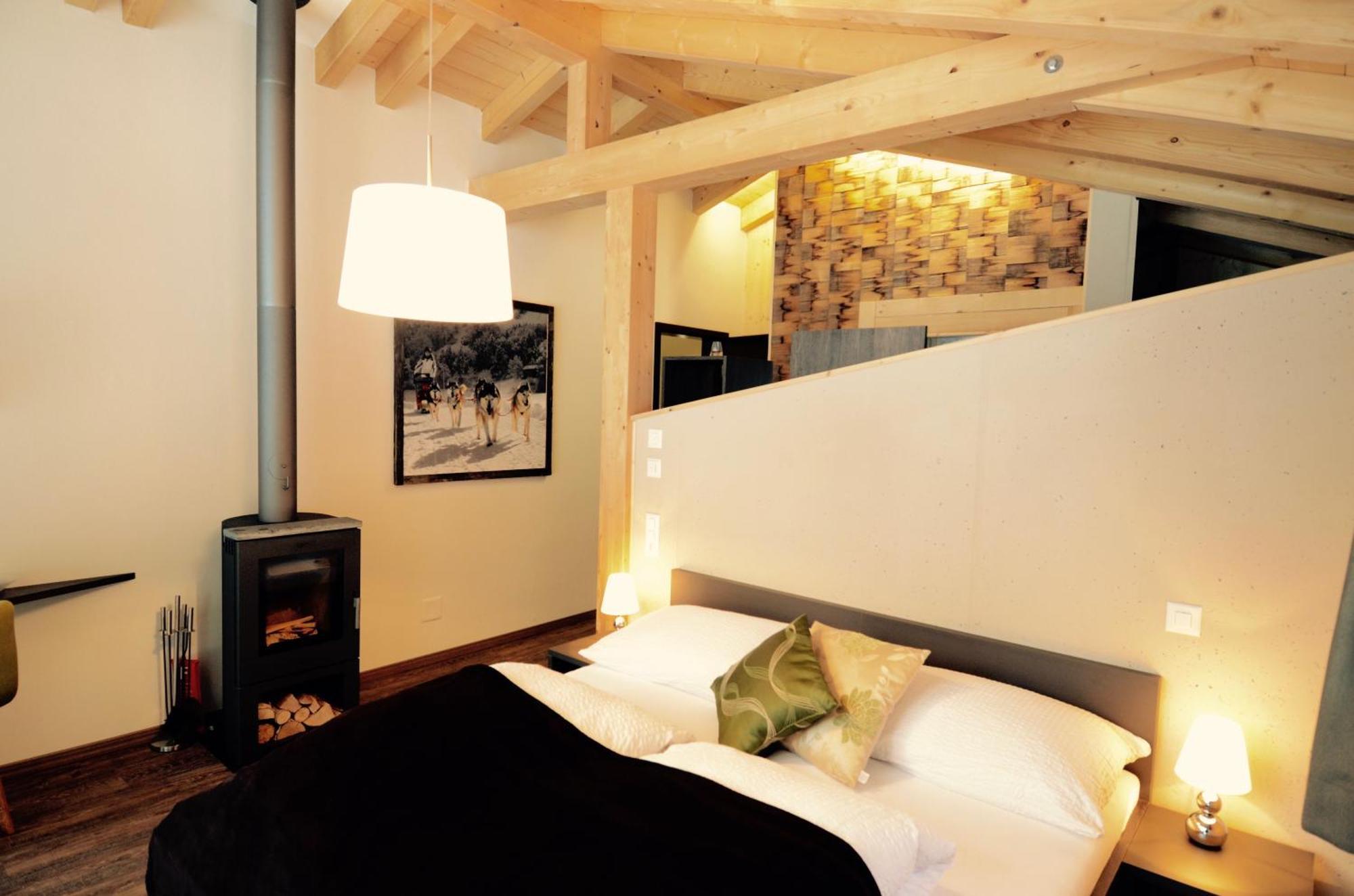 Hüttenhotel Husky Lodge Muotathal Eksteriør billede