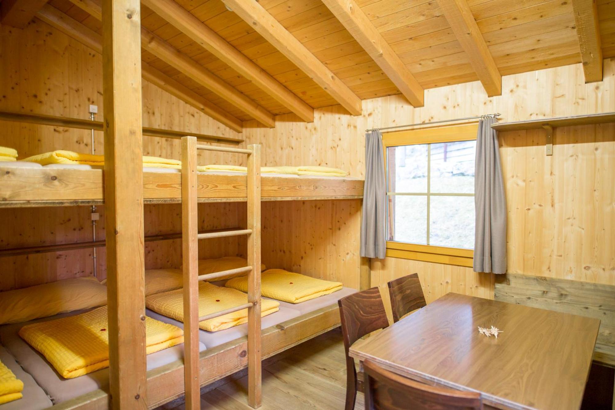 Hüttenhotel Husky Lodge Muotathal Eksteriør billede