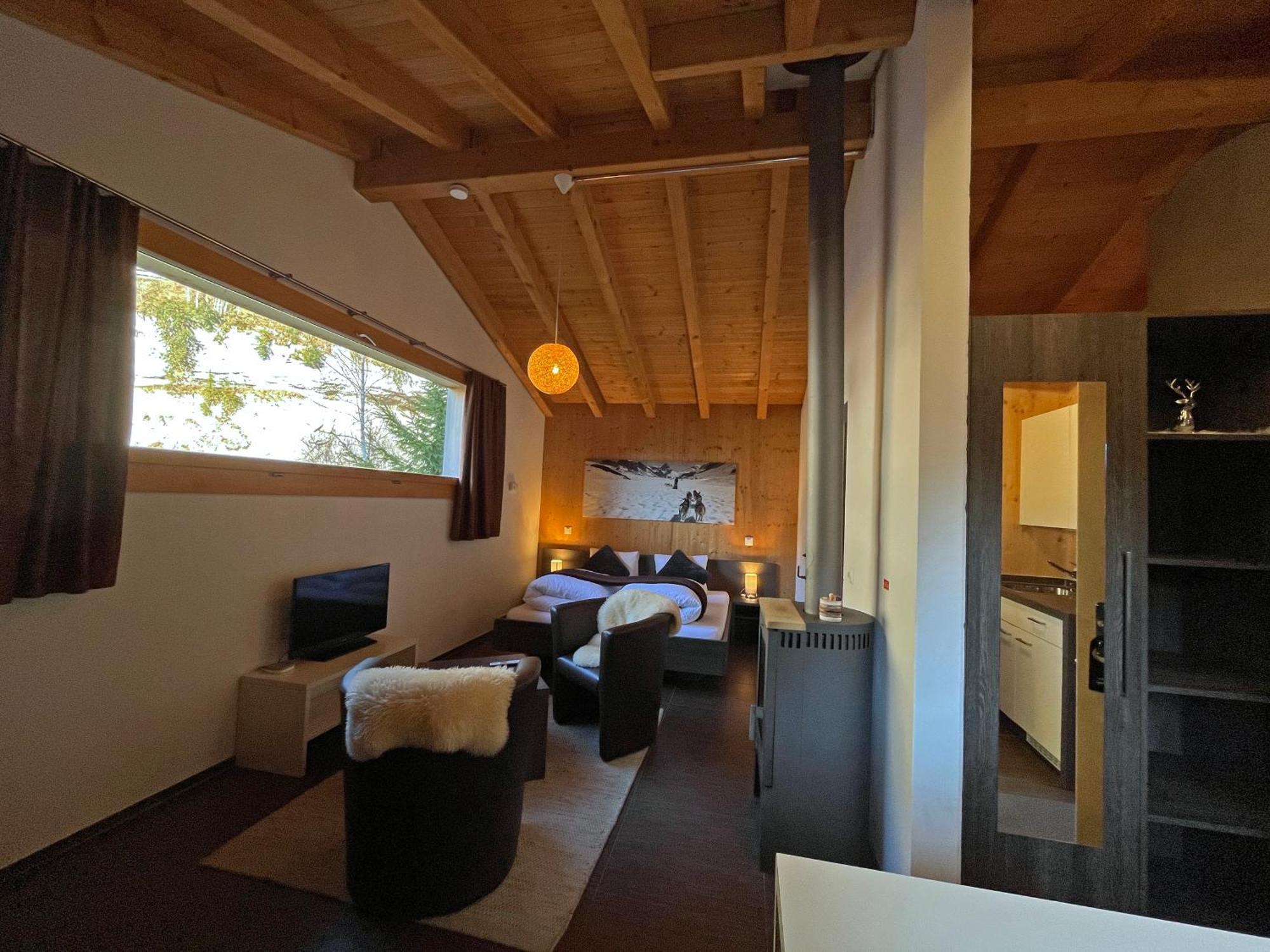 Hüttenhotel Husky Lodge Muotathal Eksteriør billede