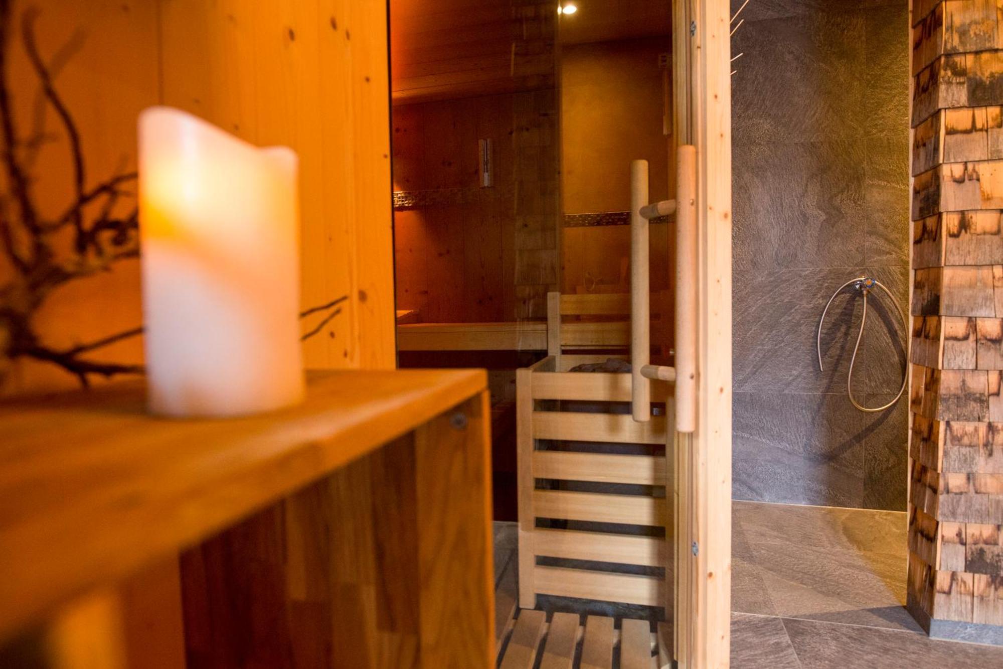 Hüttenhotel Husky Lodge Muotathal Eksteriør billede