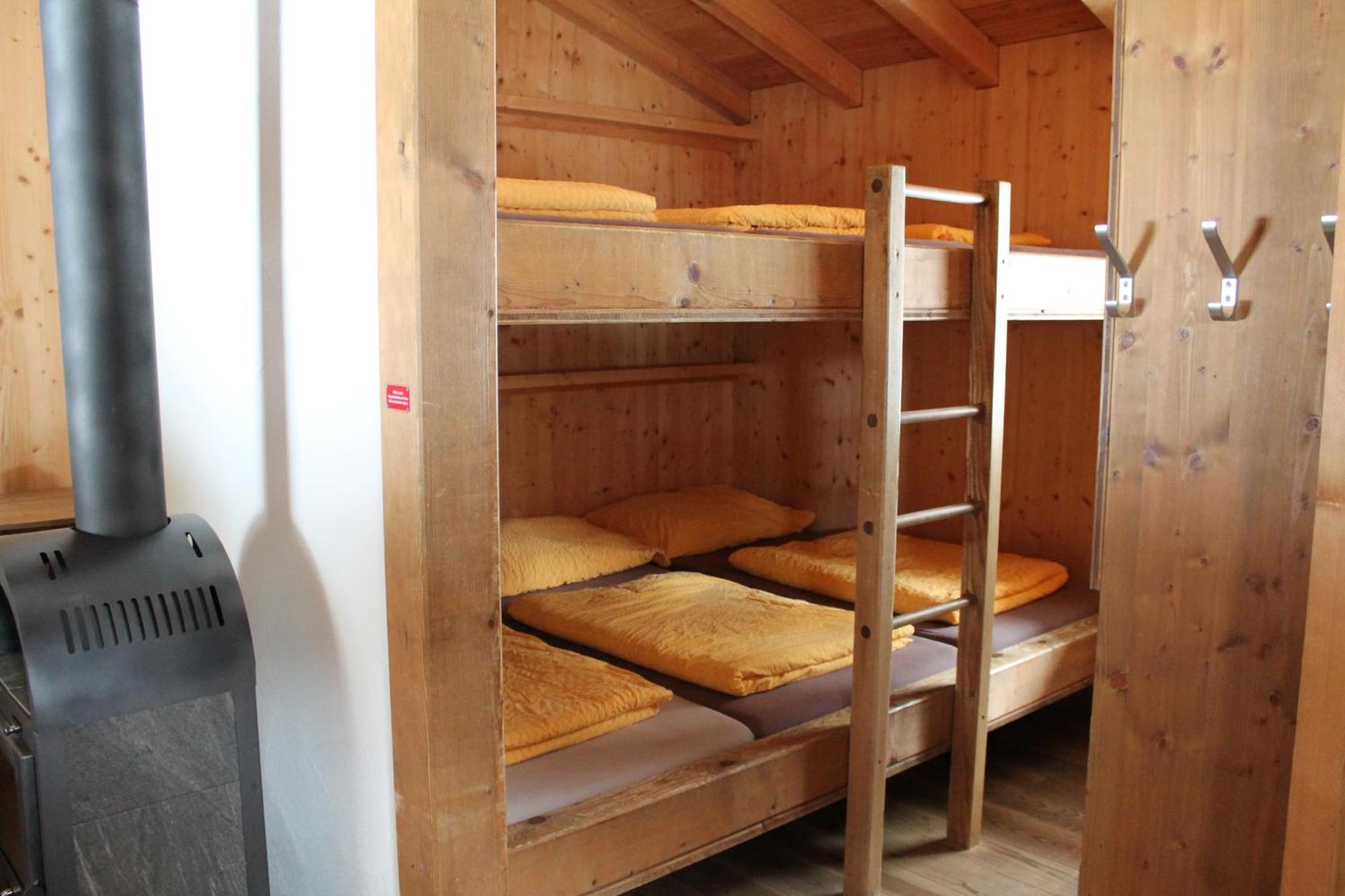 Hüttenhotel Husky Lodge Muotathal Eksteriør billede