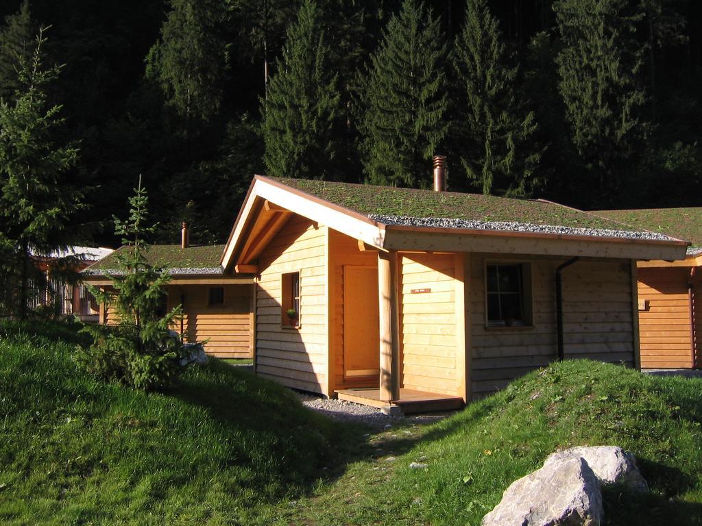 Hüttenhotel Husky Lodge Muotathal Værelse billede