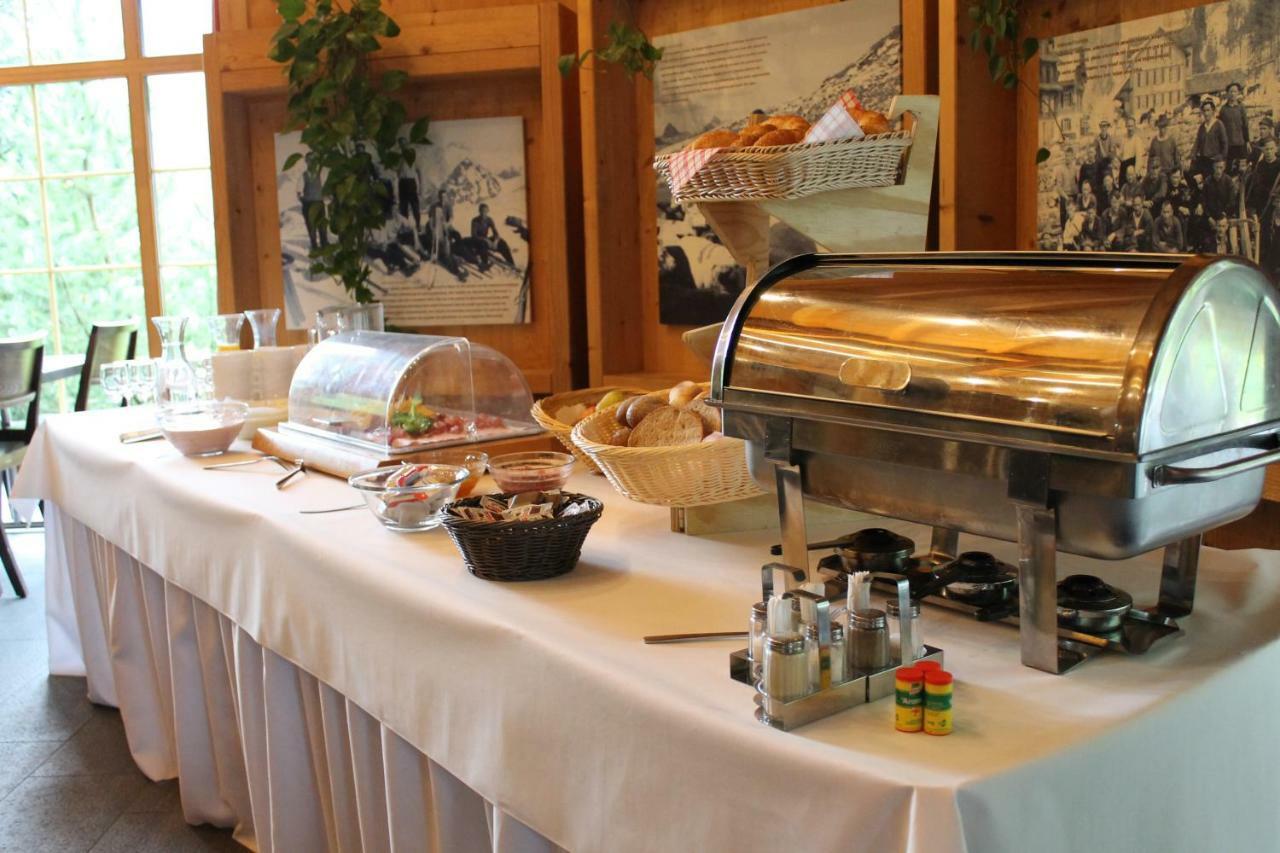 Hüttenhotel Husky Lodge Muotathal Eksteriør billede